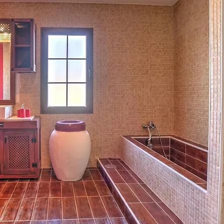 Mit Privatem Pool By Interhome Prázdninový dům