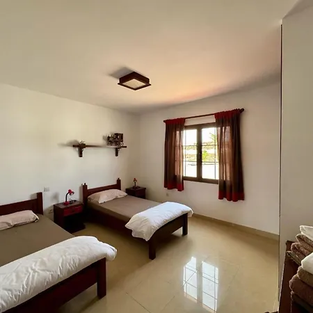 Mit Privatem Pool By Interhome