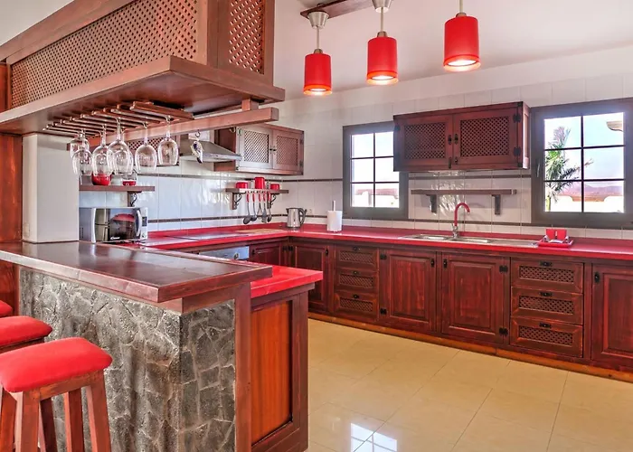 Mit Privatem Pool By Interhome *