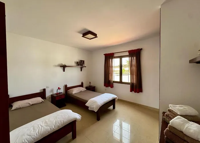 Mit Privatem Pool By Interhome